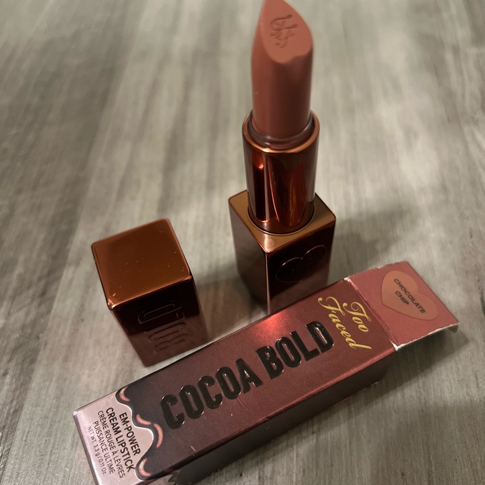 Too faced lipstick